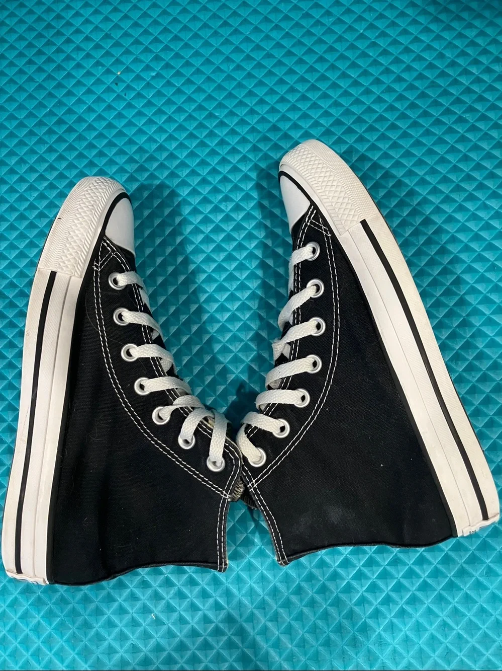 CONVERSE Unisex Chuck Taylor All Star High Top Sneakers. | 4.5M - 6.5 W
